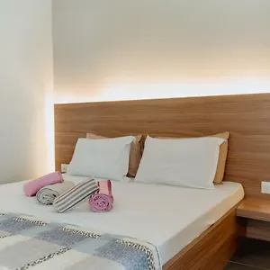 https://stylish-suites-the-luxury-suites.hotelschalkidiki.net